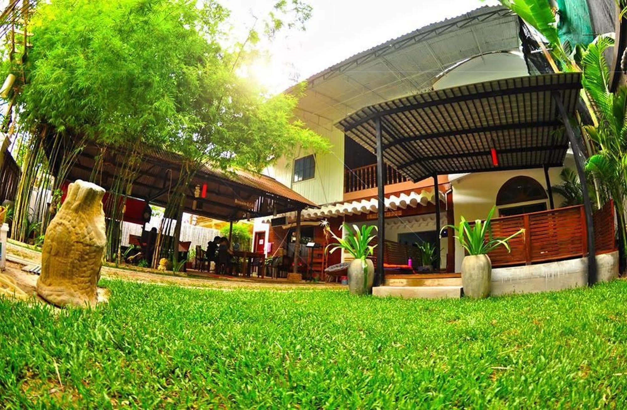 The City Premium Guesthouse Siem Reap Exterior photo